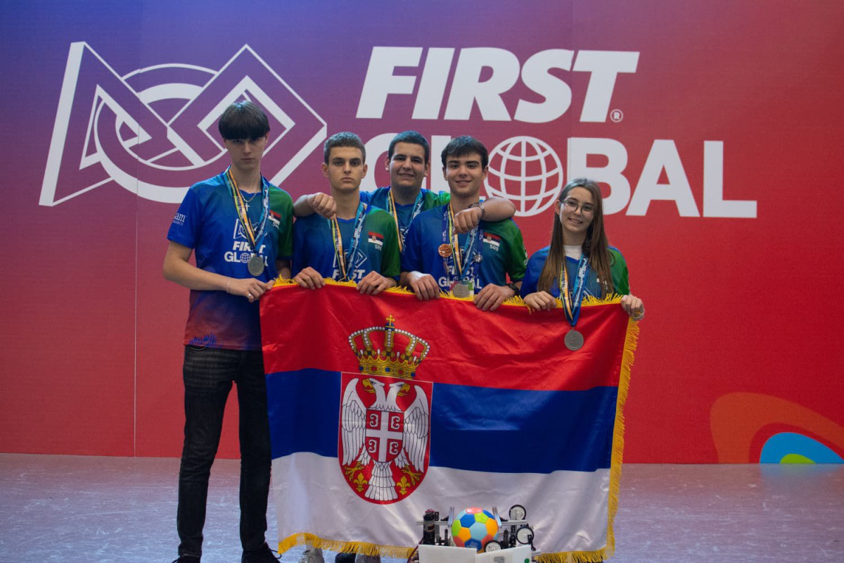 Тим Србије освојио сребрну медаљу на светској олимпијади из роботике - FIRST Global Challenge 2025 у Панами
